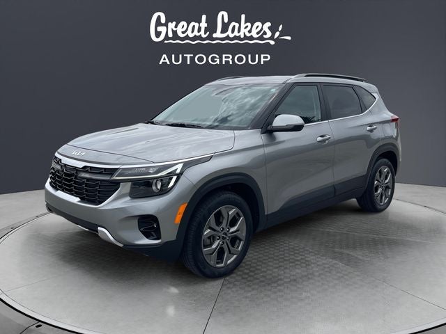 2024 Kia Seltos S in Steel Gray — front three-quarter view